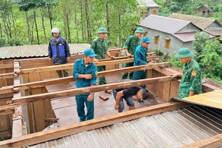 Quảng Trị: Kịp thời hỗ trợ nhân dân vùng biên khắc phục thiệt hại do dông lốc