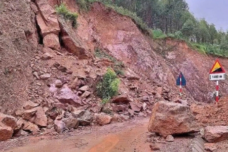Bắc Ninh: Mưa lớn gây sạt lở đất, ngập úng, di dời khẩn cấp các hộ dân ra khỏi vùng nguy hiểm