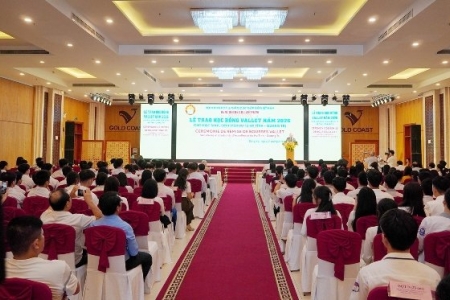 Trao 208 suất học bổng Vallet cho học sinh, sinh viên Quảng Trị và Hà Tĩnh