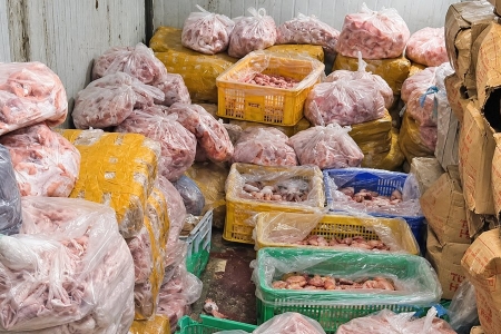 Bắc Ninh: Phát hiện hơn 1,3 tấn thực phẩm không rõ nguồn gốc