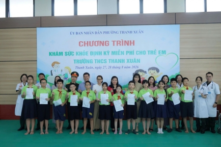 Trường THCS Thanh Xuân - TP Hà Nội khám sức khỏe miễn phí định kỳ cho học sinh