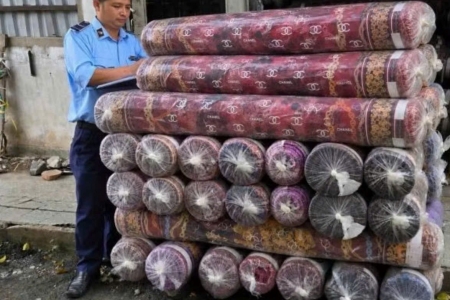 TP Hồ Chí Minh: Phát hiện hơn 1,2 tấn vải giả mạo nhãn hiệu Chanel