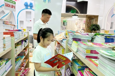 Bắc Ninh dự kiến bố trí 201 tỷ đồng mua sách giáo khoa cho học sinh sử dụng miễn phí từ năm học 2027 - 2028