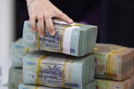 Lãi suất liên ngân hàng giảm mạnh, NHNN bơm ròng hơn 5.600 tỷ đồng