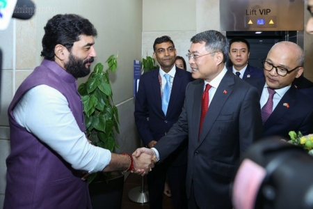 Thủ tướng tới New Delhi, bắt đầu chương trình dự Hội nghị thượng đỉnh BRICS và làm việc song phương tại Ấn Độ