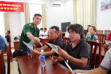 Bộ đội Biên phòng TP.HCM đẩy mạnh tuyên truyền chống khai thác IUU cho ngư dân