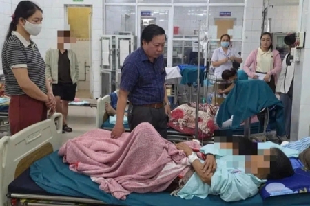 Quảng Trị: 42 người nghi ngộ độc sau khi ăn bánh mì tại tiệm mới khai trương