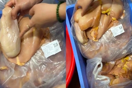 Hà Nội: Khẩn trương xác minh, làm rõ vụ việc 'tôm ươn, thịt gà có mùi lạ' ở bếp ăn bán trú
