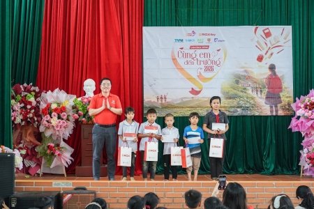 Góp những điều thiết thực, nối dài niềm vui đến trường