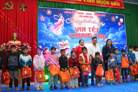 Chung tay mang "Đêm hội trăng rằm" ấm áp đến 850 thiếu nhi Lâm Đồng