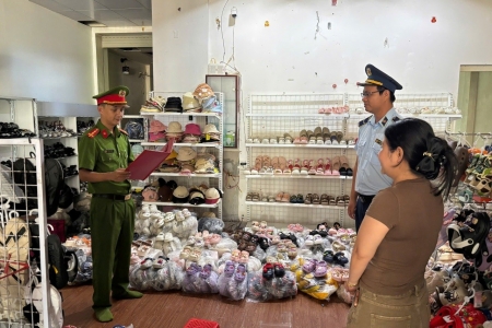 Quảng Trị: Khởi tố hàng loạt cơ sở kinh doanh hàng giả mạo thương hiệu, lật tẩy chiêu trò trà trộn tinh vi