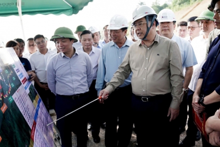 Phó Thủ tướng kiểm tra 2 dự án đường cao tốc Hữu Nghị - Chi Lăng và Đồng Đăng - Trà Lĩnh