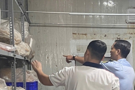 Đồng Nai: Hơn 256 kg thịt gà không ghi hạn sử dụng bị buộc tiêu hủy