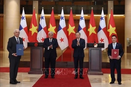 Tổng Bí thư, Chủ tịch nước Tô Lâm và Tổng thống Panama chứng kiến Lễ trao các văn kiện hợp tác