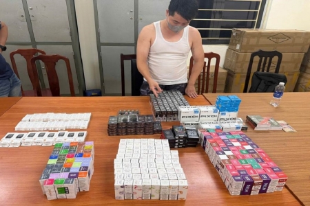 Triệt phá điểm buôn bán thuốc lá điện tử trái phép, thu giữ lượng lớn tang vật trị giá hơn 120 triệu đồng