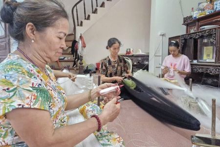 Hà Nội: Làng nghề Phú Xuyên đổi mới sản xuất, mở rộng thị trường tiêu thụ
