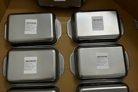 Hưng Yên: Xử phạt hộ kinh doanh bán hơn 2.100 khay inox vi phạm quy định nhãn hàng hóa trên mạng xã hội