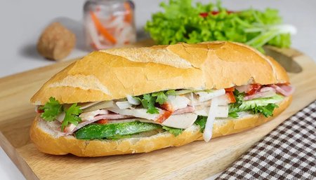 Sở An toàn thực phẩm TP.HCM chỉ cách phòng ngừa ngộ độc khi ăn bánh mì