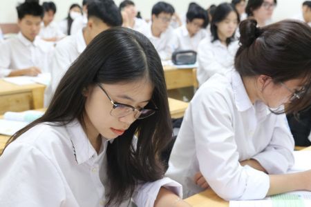 Dự kiến thi tuyển vào lớp 10 chỉ còn 2 môn Toán và Ngữ văn