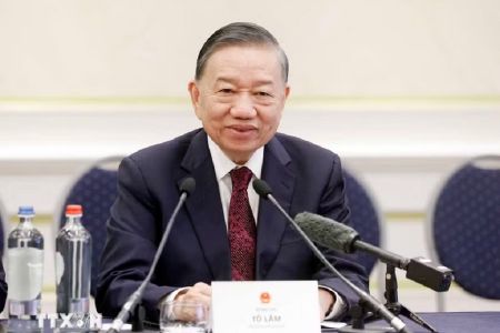 Tổng Bí thư, Chủ tịch nước Tô Lâm gặp gỡ chuyên gia, trí thức người Việt tại Bỉ và Luxembourg