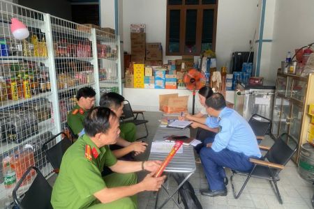 Thanh Hóa: Lực lượng chức năng phối hợp xử lý 16 vụ vi phạm về an toàn thực phẩm