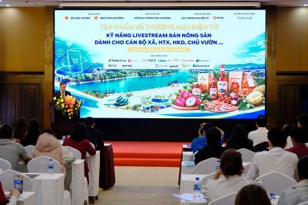 Lâm Đồng đưa livestream, AI vào kinh doanh nông sản