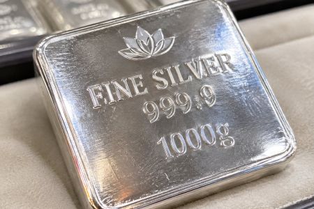 Giá bạc hôm nay 30/10: Suy giảm