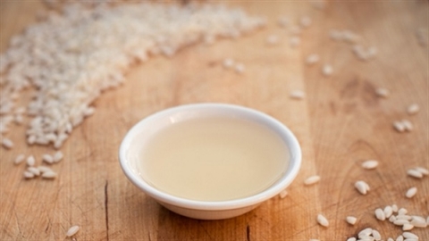 Cách nhận biết giấm gạo và giấm pha chế bằng axit