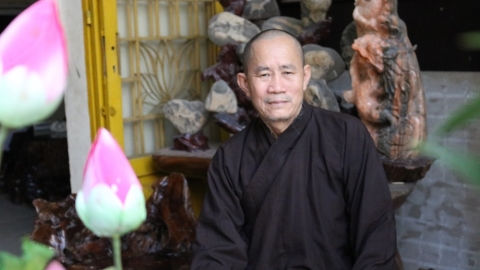 Chuyện về nhà sư mở trung tâm dạy ngoại ngữ miễn phí tại chùa đầu tiên ở Việt Nam