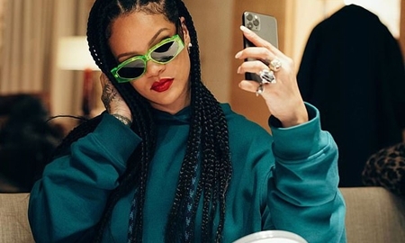"Viên ngọc đen" Rihanna giàu có cỡ nào?