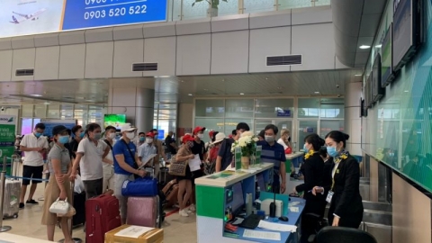 240 công dân Việt Nam từ Malaysia về nước an toàn