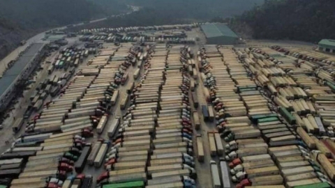 Tháo gỡ khó khăn do ùn tắc hàng hóa tại các cửa khẩu biên giới phía Bắc