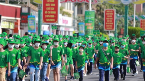 Nestlé MILO “tiếp ý chí cho hành trình năng động” cùng gần 10.000 học sinh và phụ huynh tỉnh Khánh Hòa tại Ngày hội đi bộ MILO 2022