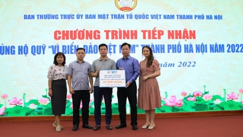 VNI ủng hộ Quỹ Vì biển, đảo Việt Nam