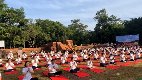 Ngày quốc tế Yoga lần thứ 08 diễn ra tại Khu đền tháp Mỹ Sơn, Quảng Nam