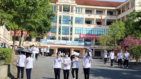 Ngày đầu kỳ thi tốt nghiệp THPT 2022 tại Lào Cai diễn ra an toàn và nghiêm túc