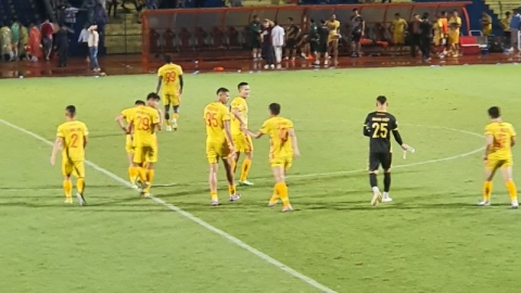 CLB Đông Á Thanh Hóa giành chiến thắng 2-1 trước Topenland Bình Định