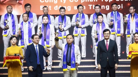 CEO Thắng Lợi Group nhận giải thưởng Sao Đỏ năm 2022