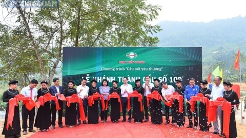 Nhựa Tiền Phong khánh thành cầu nối yêu thương số 100 tại tỉnh Tuyên Quang