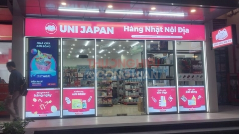 Cửa hàng UNI JAPAN Hà Nội bày bán thuốc và thực phẩm chức năng