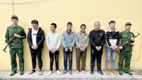Bắt giữ nhóm đối tượng đưa người nhập cảnh trái phép vào Việt Nam