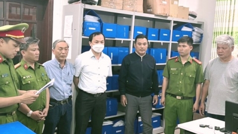 Khởi tố hai đăng kiểm viên giả mạo hồ sơ hoán cải tàu
