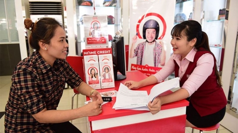 Home Credit phối hợp Công an phường Thảo Điền trong đợt kiểm tra hành chính các công ty cho vay tiêu dùng