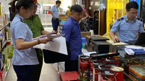Bắc Giang: Xử phạt 97,5 triệu đồng hộ kinh doanh rượu và thuốc lá điếu nhập lậu