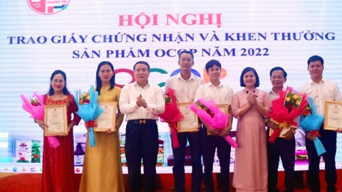 Quảng Trị: Trao giấy chứng nhận và khen thưởng 50 sản phẩm thương hiệu OCOP