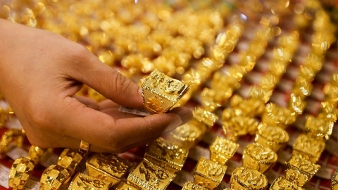 Giá vàng hôm nay 24/9: Giá vàng trong nước chênh với thế giới hơn 12 triệu đồng/lượng