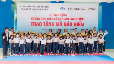 TP. HCM: Thiso Retail trao 6.500 mũ bảo hiểm cho học sinh quận Gò Vấp và Tân Bình