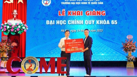 TNG Holdings Vietnam tiếp sức giấc mơ đến trường cho tân sinh viên đặc biệt khó khăn