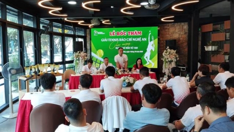 Nghệ An: Gần 250 vận động viên tham dự giải quần vợt chào mừng ngày Doanh nhân Việt Nam