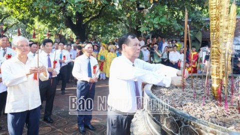 Dâng hương tưởng niệm các vị Vua Trần và 723 năm Ngày mất Quốc công Tiết chế Hưng Đạo Đại vương Trần Quốc Tuấn
